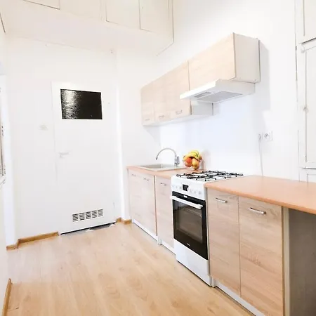 Nowowiejska Flat With A Balcony شقة فروتسواف